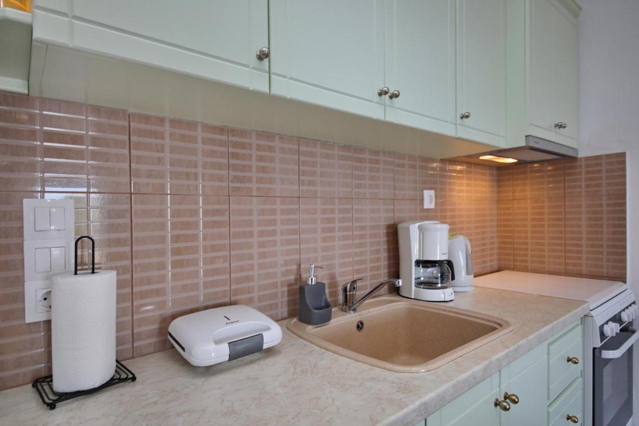 Apartment Anemi *